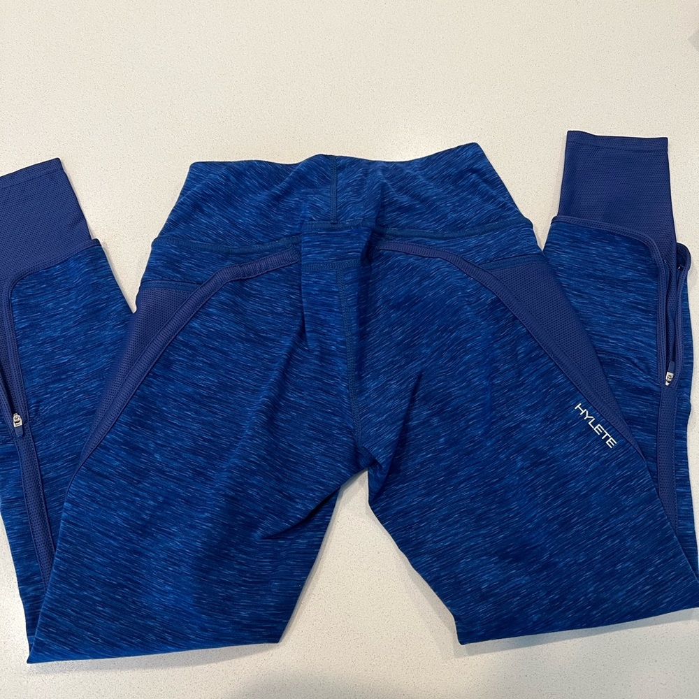 Never worn capri leggings